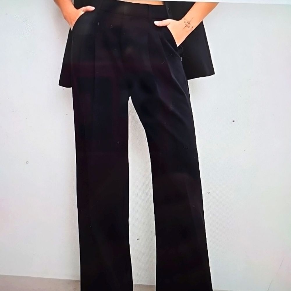 Women’s Good American Pleated, Wide Leg Trouser - Black - Size 4/27